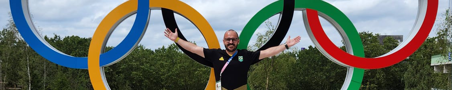 Paris 2024: ex-aluno da PUC Poços de Caldas encerra a segunda Olimpíadas como fisioterapeuta da seleção brasileira de natação